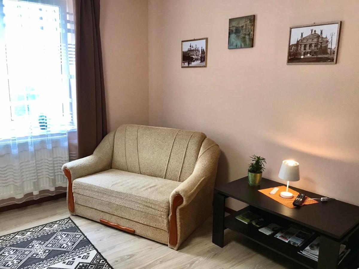 לבוב Apartment Near The Forum Mall מראה חיצוני תמונה