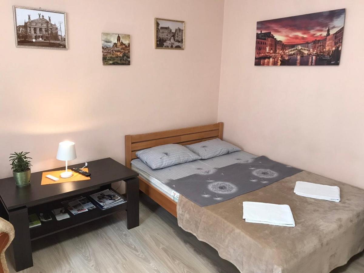 לבוב Apartment Near The Forum Mall מראה חיצוני תמונה