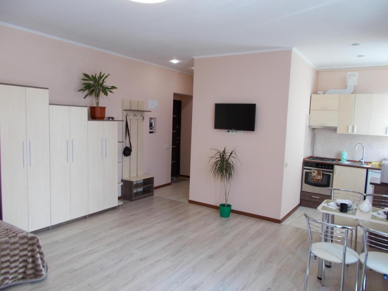 לבוב Apartment Near The Forum Mall מראה חיצוני תמונה